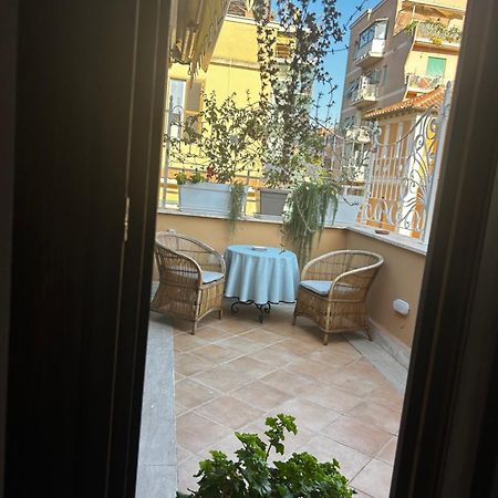 דירות רומא La Finestra Su San Pietro Terrace And View מראה חיצוני תמונה