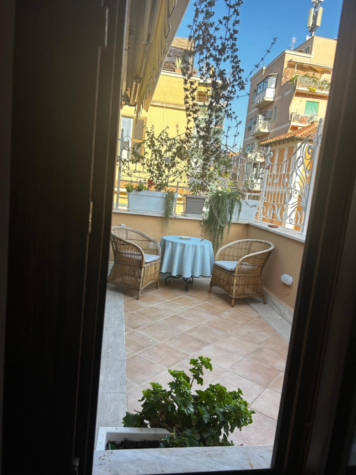 דירות רומא La Finestra Su San Pietro Terrace And View מראה חיצוני תמונה